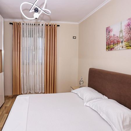 R&B City Center Apartment Tirana Buitenkant foto