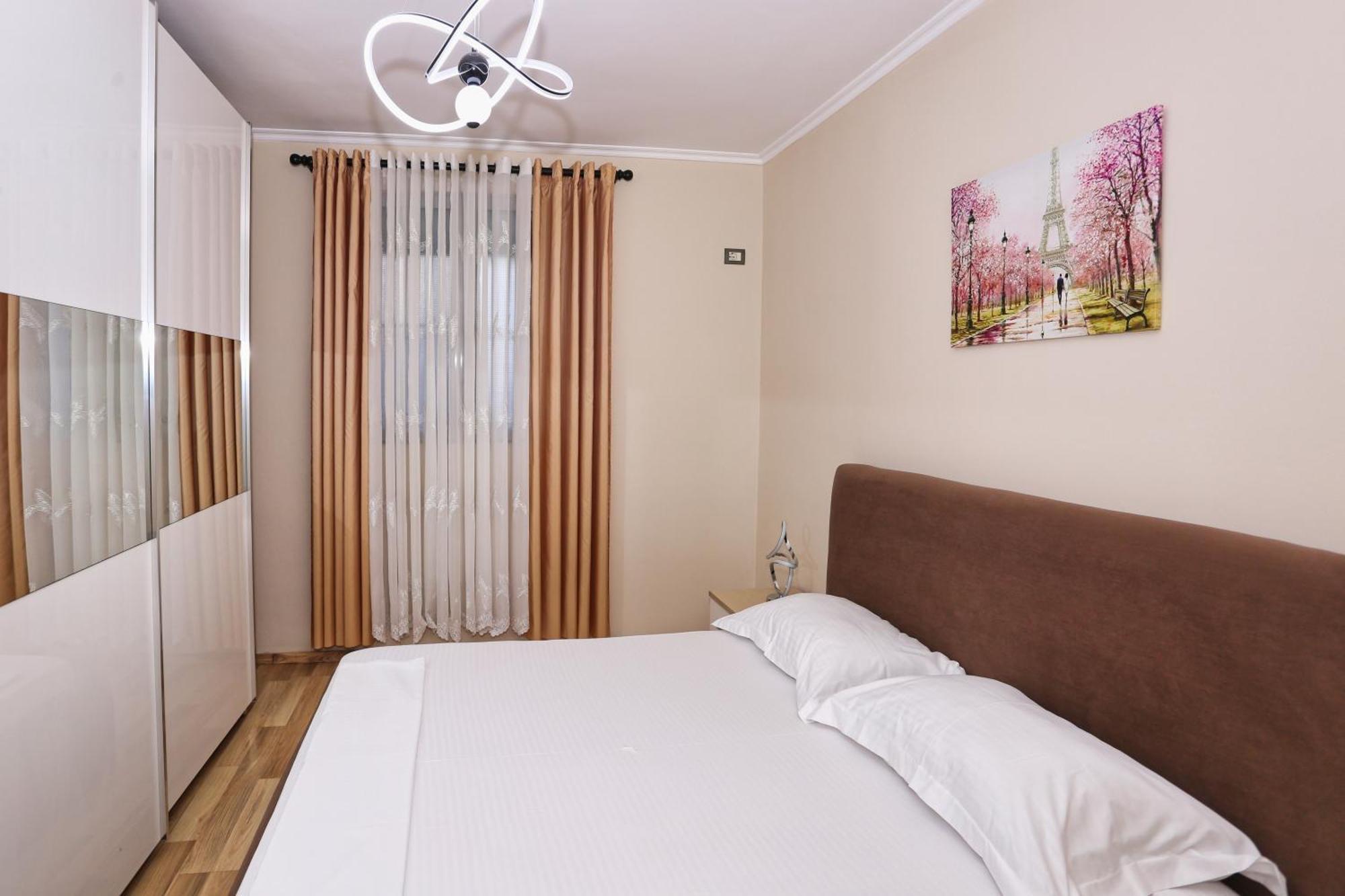 R&B City Center Apartment Tirana Buitenkant foto