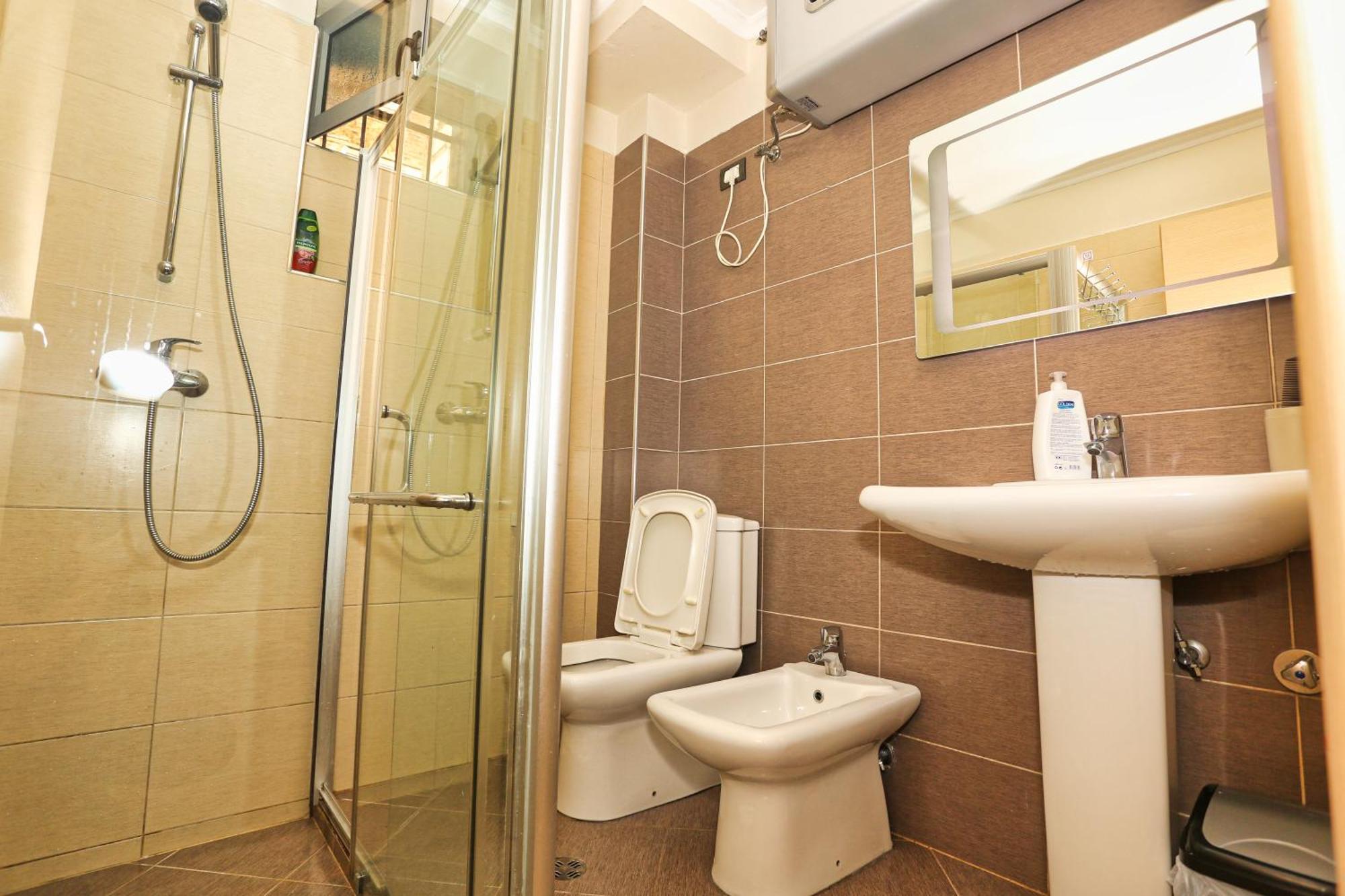 R&B City Center Apartment Tirana Buitenkant foto