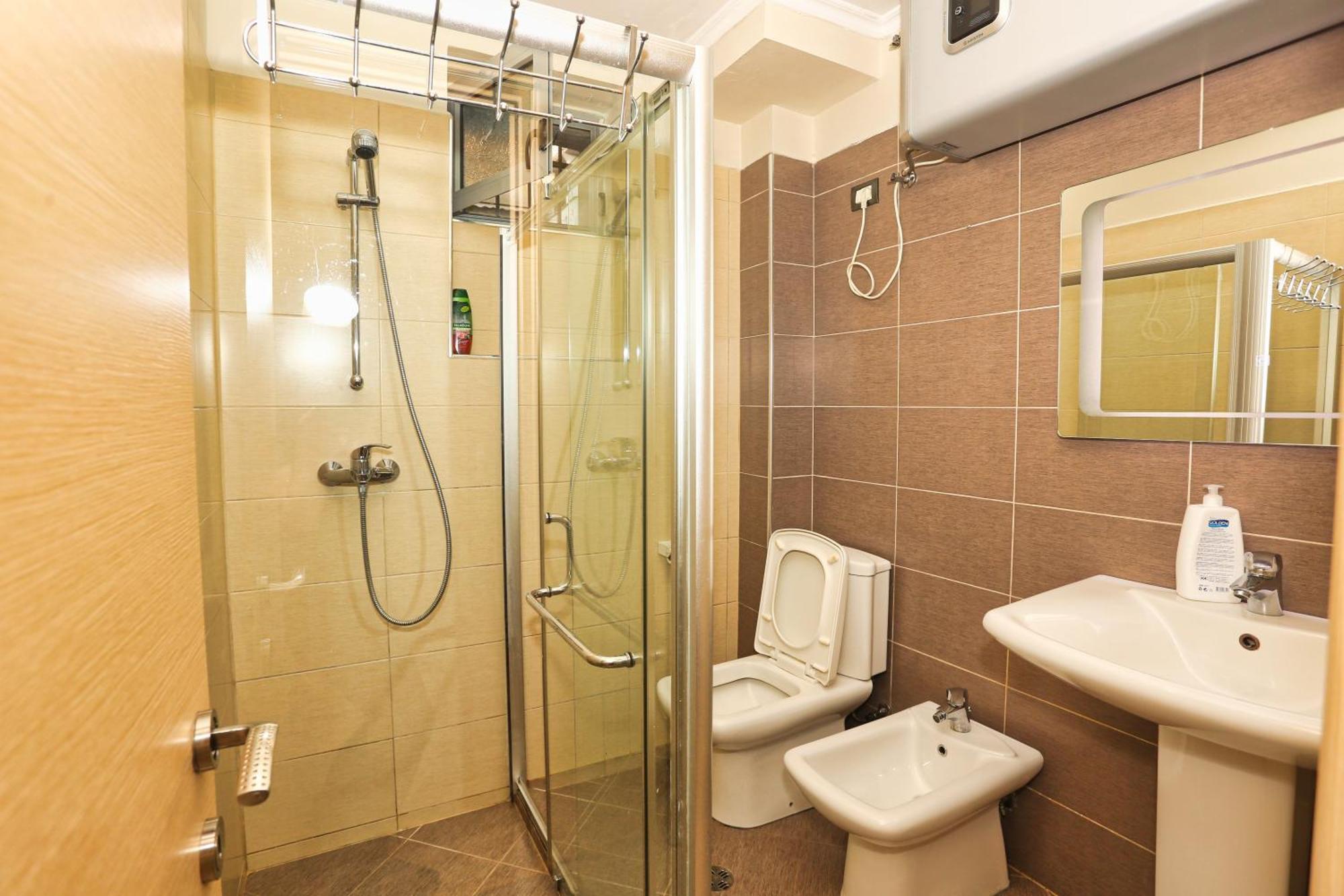 R&B City Center Apartment Tirana Buitenkant foto