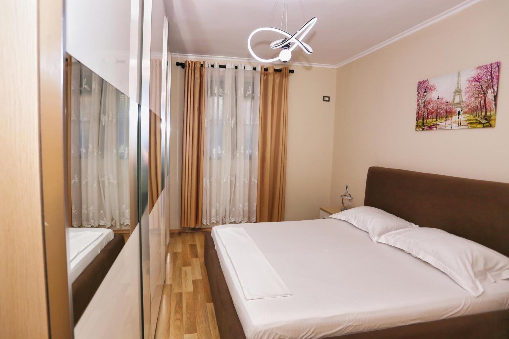 R&B City Center Apartment Tirana Buitenkant foto