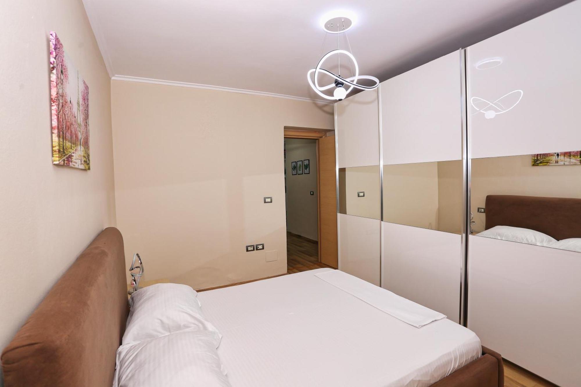R&B City Center Apartment Tirana Buitenkant foto